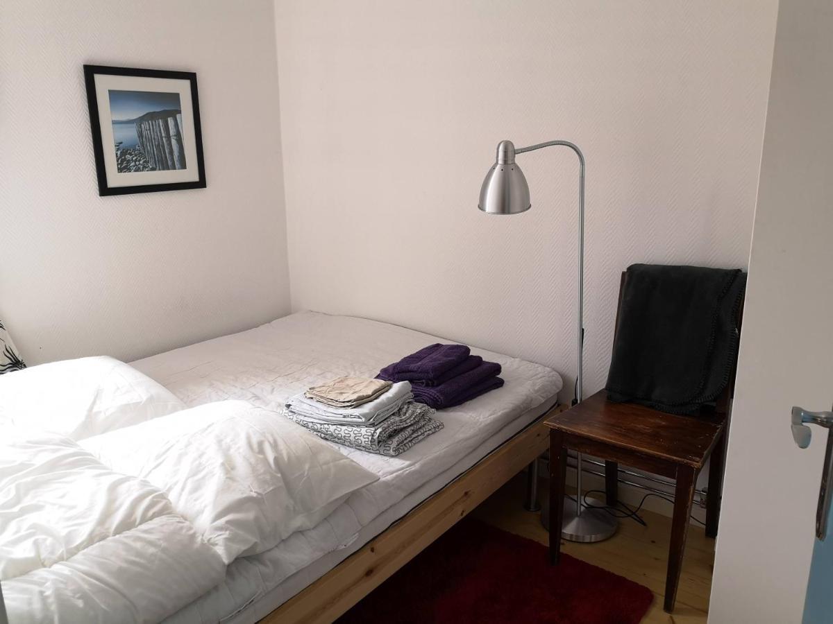 Mysig Stuga Med Oeppen Spis Och Uteplats Fröseke Eksteriør billede